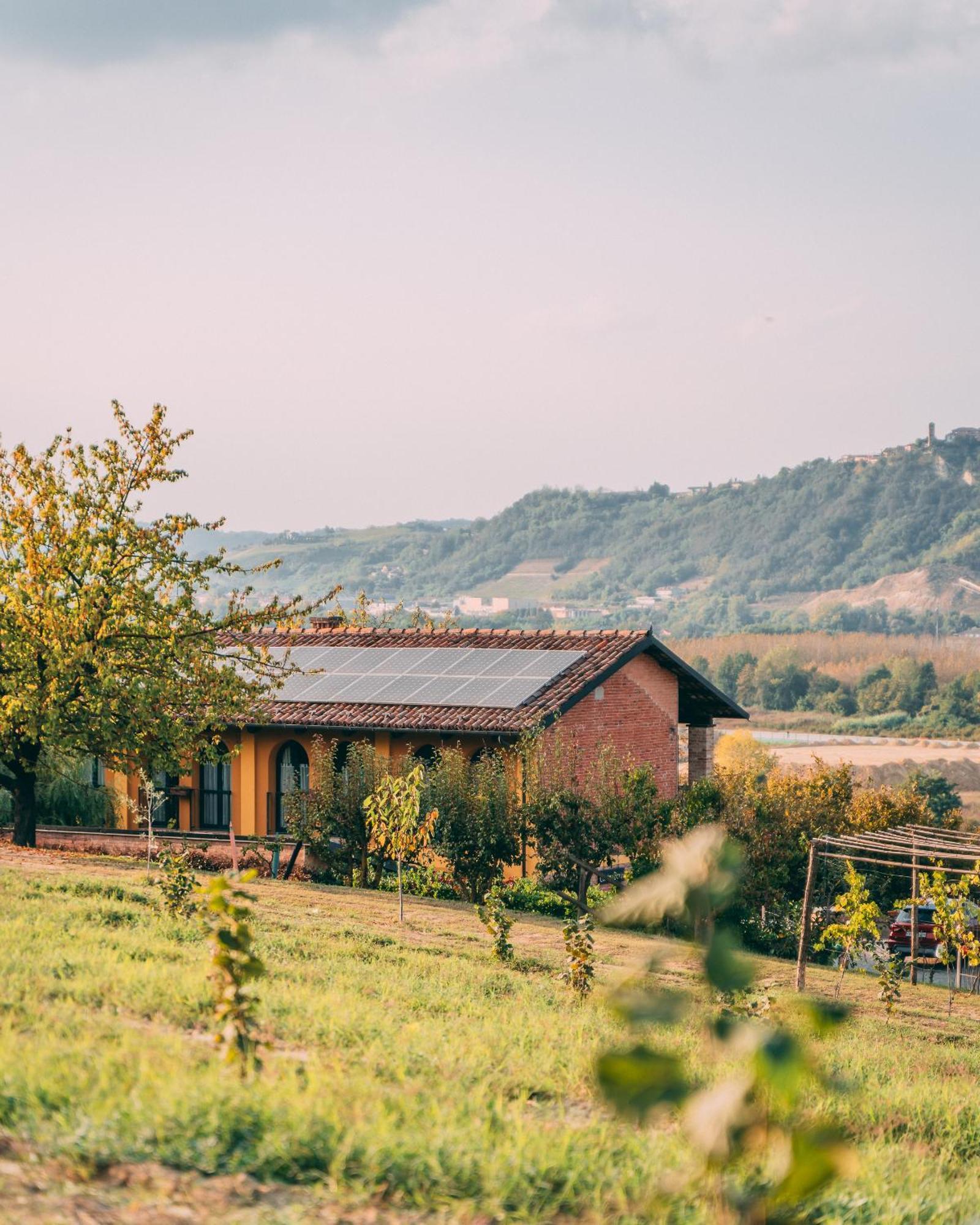 Roddi Agriturismo Cascina Barin מראה חיצוני תמונה