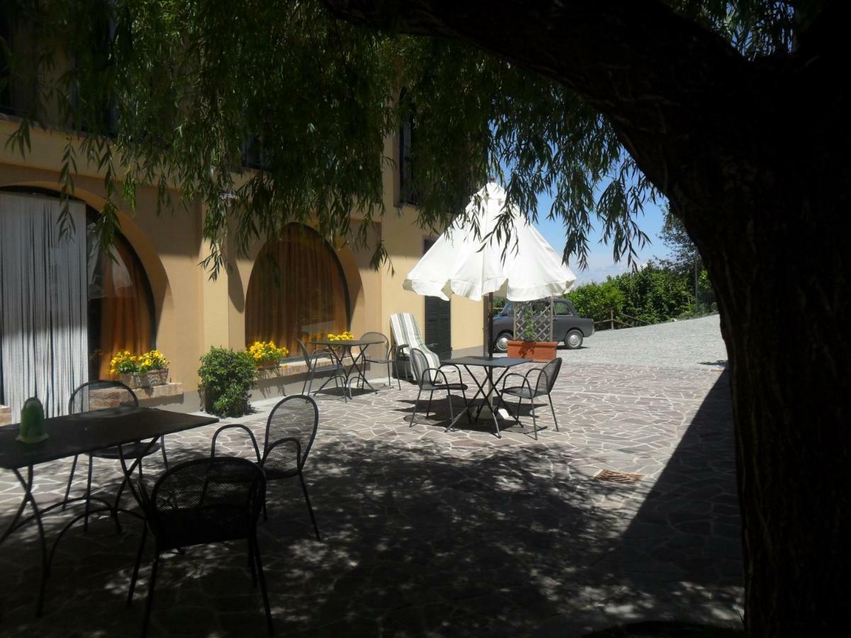 Roddi Agriturismo Cascina Barin מראה חיצוני תמונה